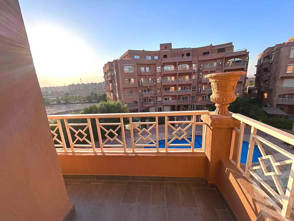 https://aqarmap.com.eg/ar/listing/7179810-for-sale-cairo-6th-of-october-compounds-murooj