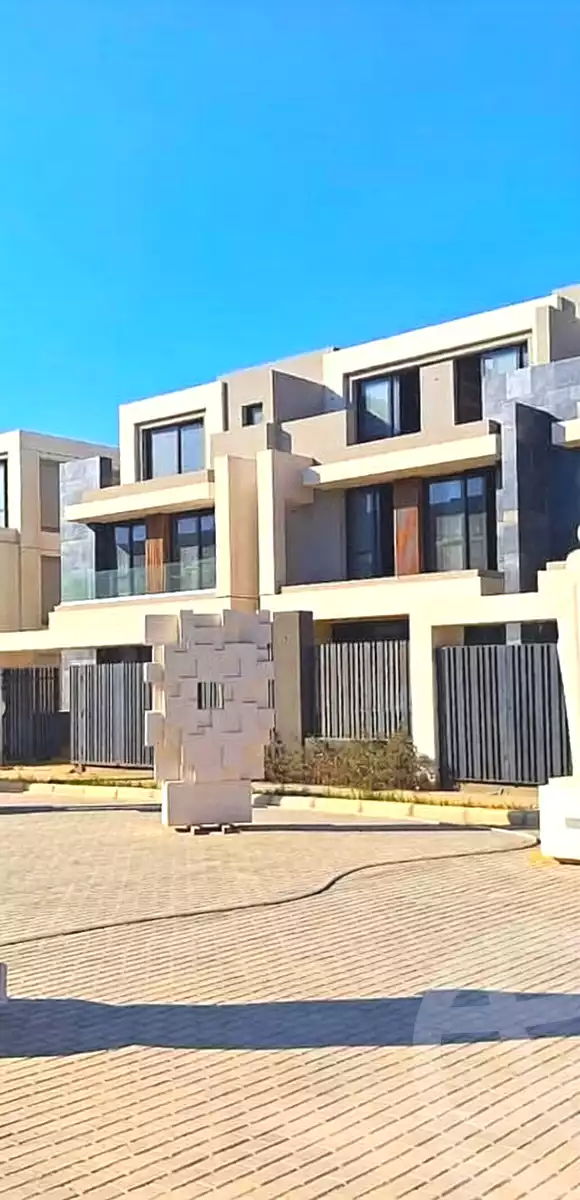 https://aqarmap.com.eg/en/listing/7179833-for-sale-cairo-new-cairo-compounds-el-patio-town-compound-la-vista