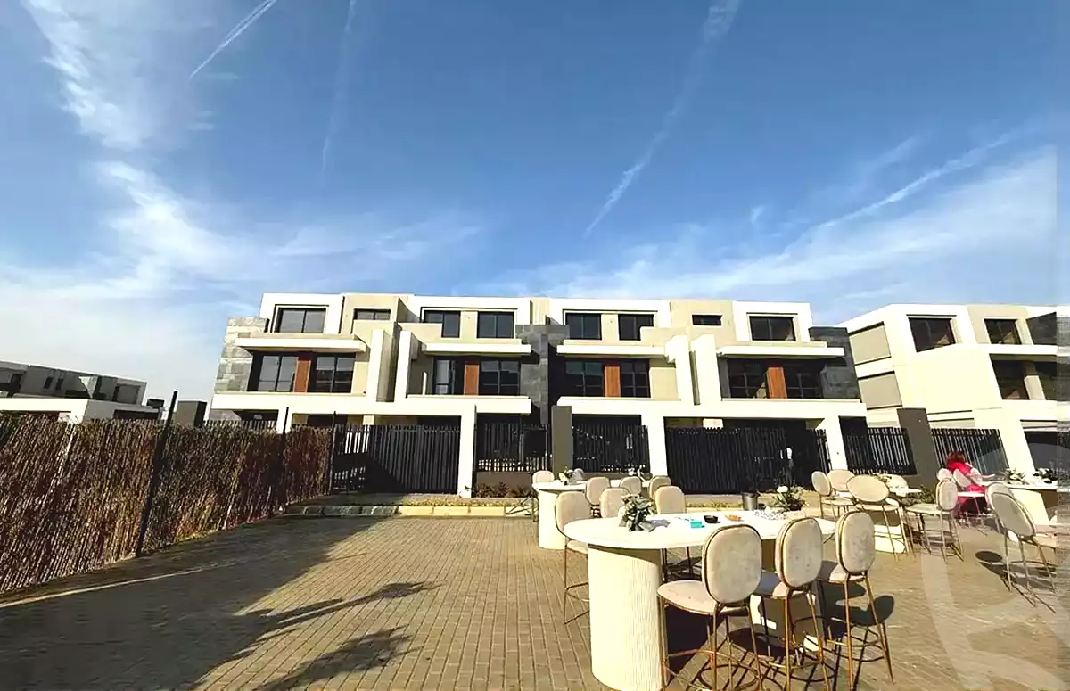 https://aqarmap.com.eg/ar/listing/7179955-for-sale-cairo-new-cairo-compounds-el-patio-town-compound-la-vista