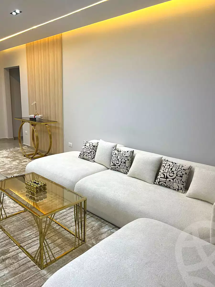 https://aqarmap.com.eg/ar/listing/7179994-for-rent-cairo-new-cairo-compounds-hyde-park