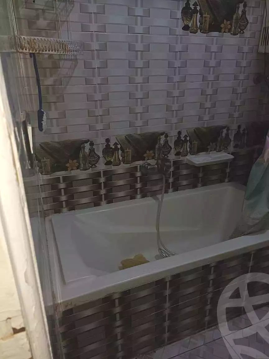 https://aqarmap.com.eg/en/listing/7181096-for-sale-cairo-ain-shams-ahmed-esmat-st