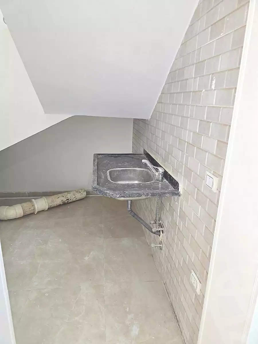 https://aqarmap.com.eg/ar/listing/7181755-for-rent-cairo-6th-of-october-hadaeq-october-compounds-el-rayat-residence