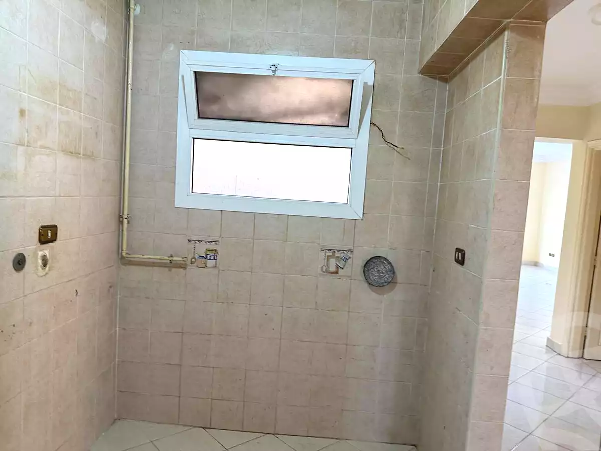 https://aqarmap.com.eg/ar/listing/7182131-for-sale-cairo-new-cairo-ganob-el-akadamiya-south-academy-b-medhat-el-kholy-st