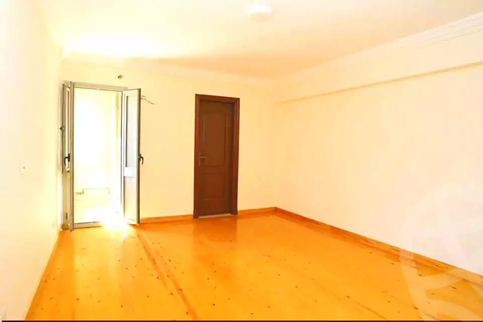https://aqarmap.com.eg/en/listing/7184031-for-sale-alexandria-l-zryt-champollion-st