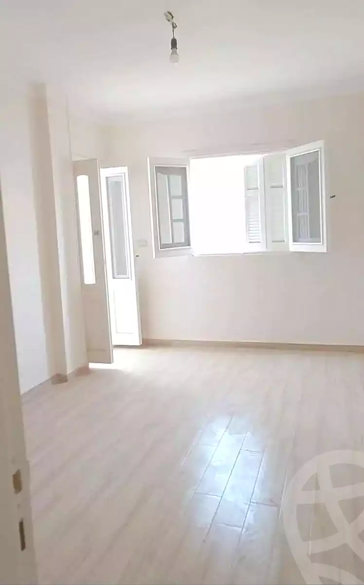 https://aqarmap.com.eg/ar/listing/7184743-for-sale-alexandria-ganaklis