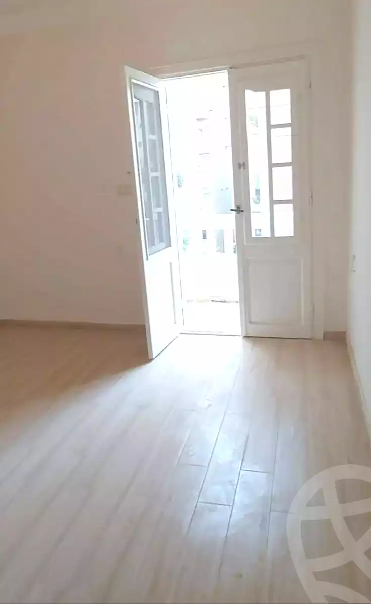 https://aqarmap.com.eg/ar/listing/7184743-for-sale-alexandria-ganaklis