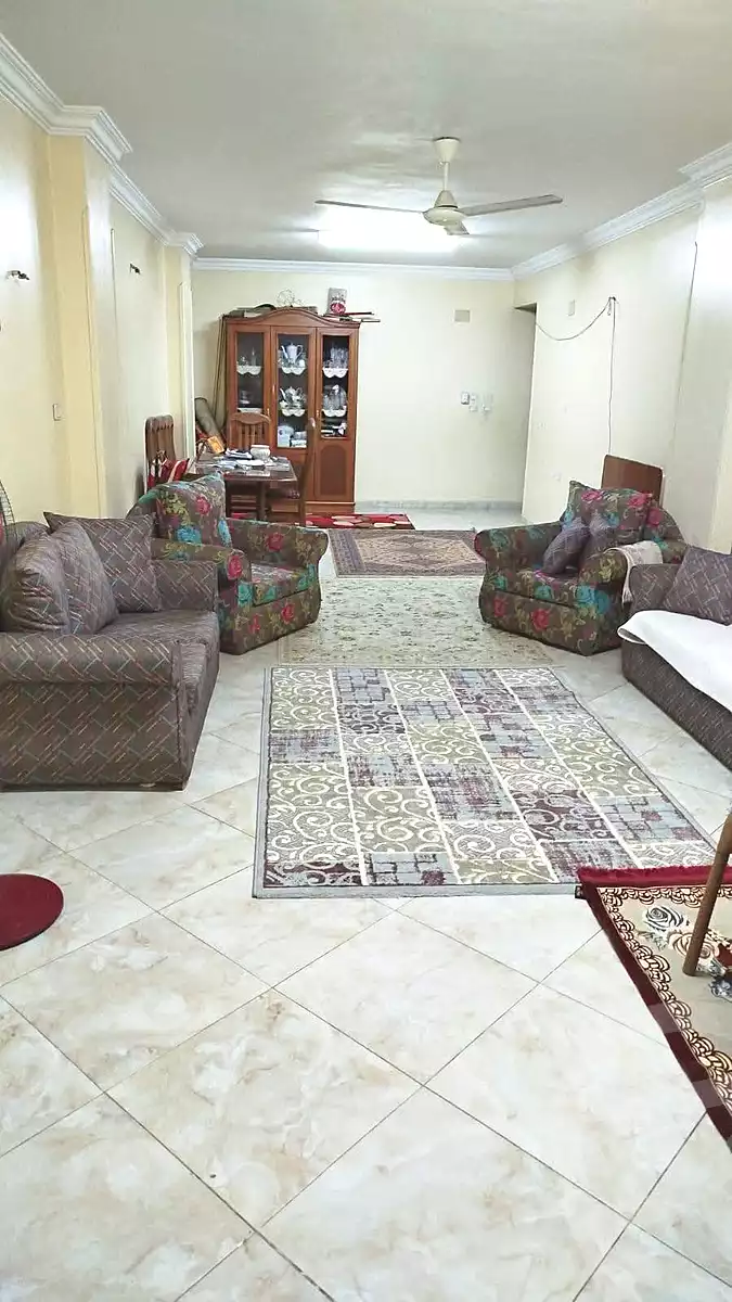 https://aqarmap.com.eg/en/listing/7184940-for-sale-cairo-helwan-helwan-el-sharkeya-gaafar-st
