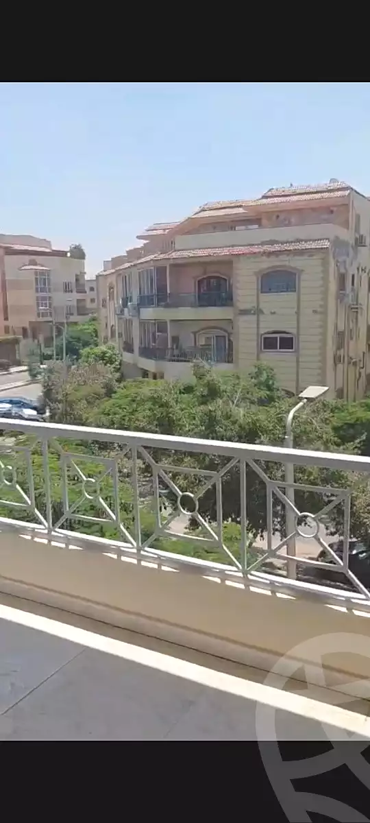https://aqarmap.com.eg/en/listing/7186579-for-sale-cairo-new-cairo-el-ahyaa-first-neighborhood-street-1