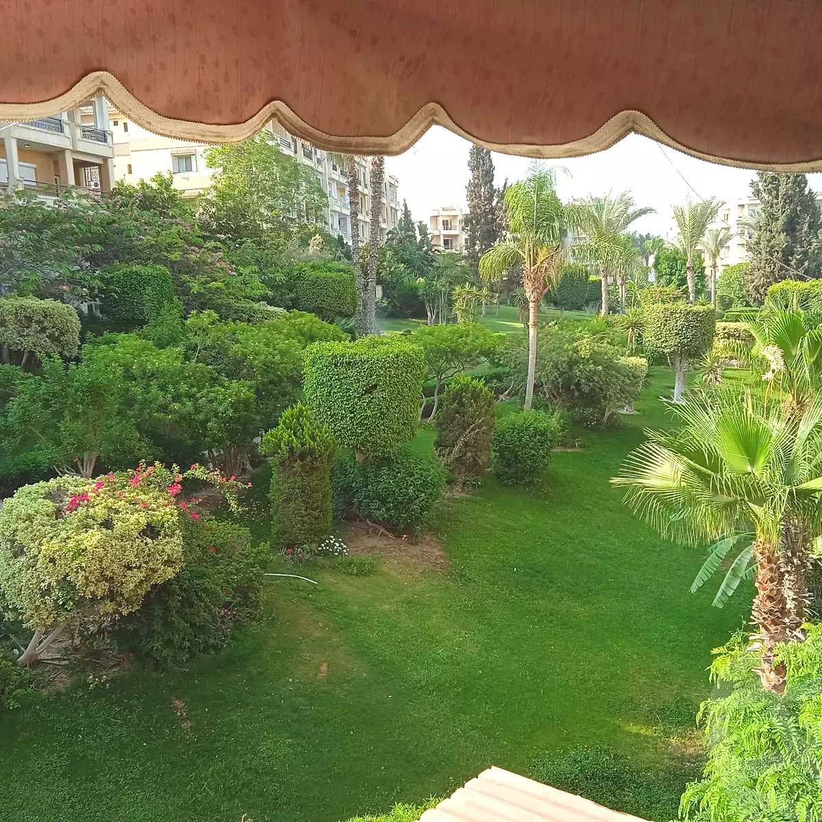 https://aqarmap.com.eg/ar/listing/7187081-for-sale-cairo-el-sheikh-zayed-city-compounds-zayed-2000
