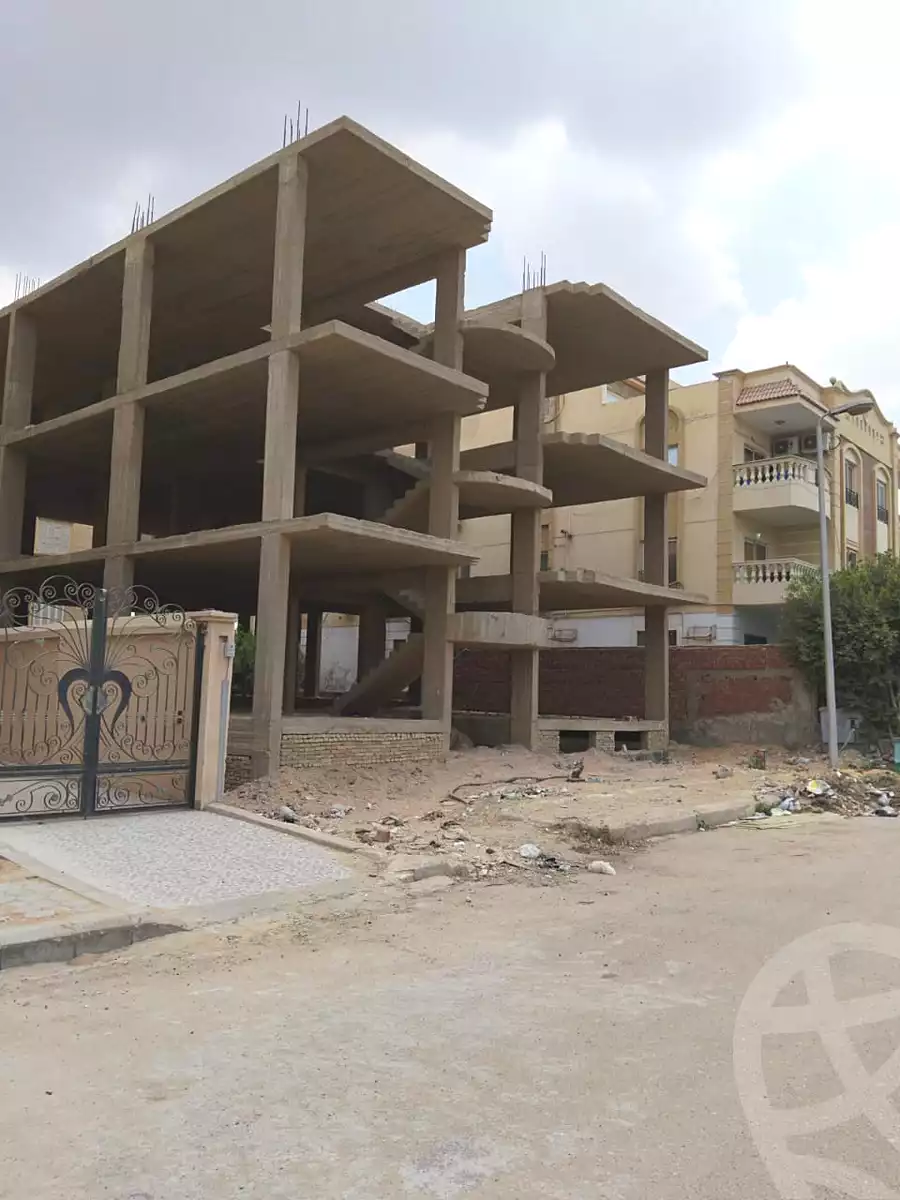 https://aqarmap.com.eg/ar/listing/7052181-for-sale-cairo-new-cairo-ganob-el-akadamiya-south-academy-h-amr-ibn-el-ass-st
