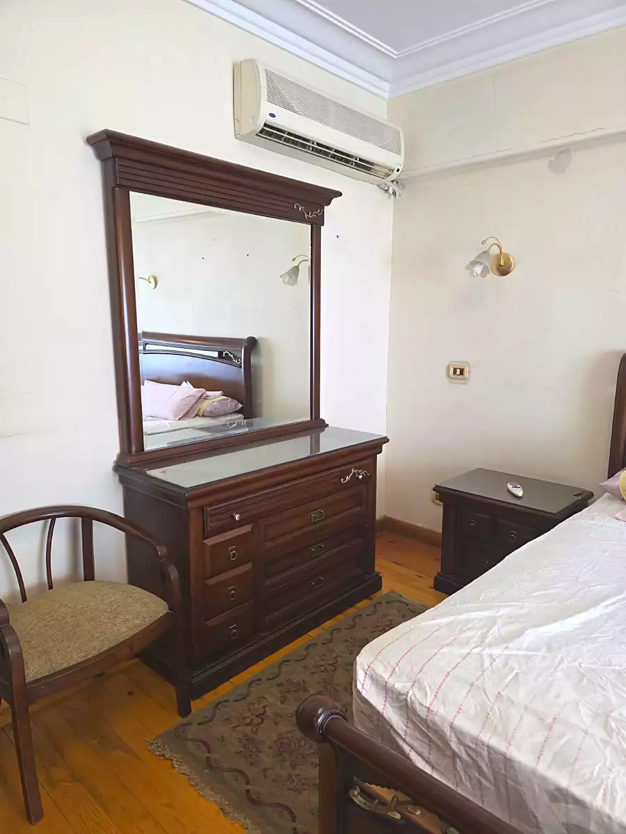 https://aqarmap.com.eg/ar/listing/7187812-for-rent-cairo-6th-of-october-el-hay-el-motamyz-first-touristic-village-el-shaheed-mohammed-abdul-latif-alshimi-st
