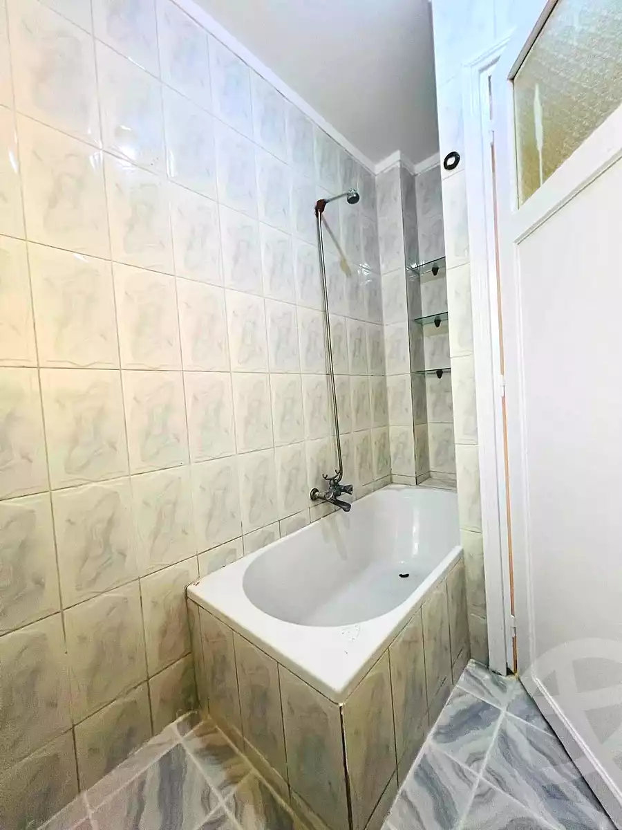https://aqarmap.com.eg/ar/listing/7188343-for-sale-alexandria-al-agamy-shataa-el-nakheel