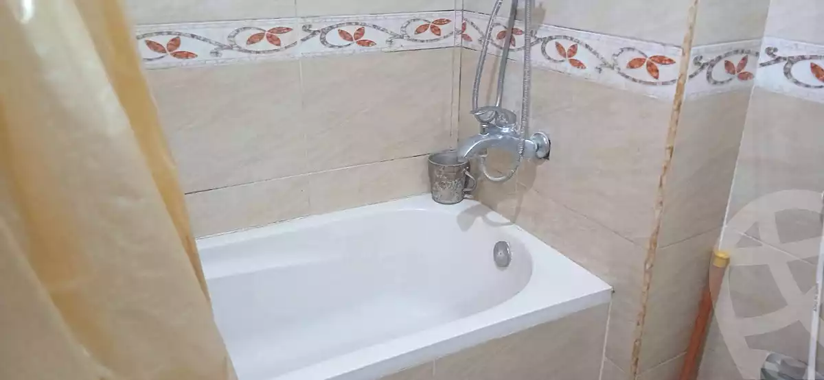 https://aqarmap.com.eg/ar/listing/7188664-for-sale-cairo-ain-shams-ain-shams-el-sharkia-el-zahraa-st