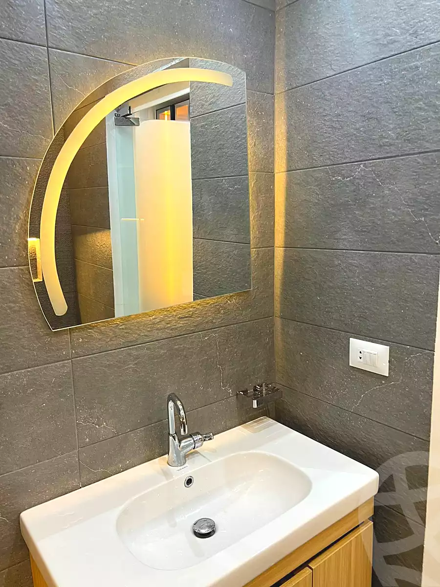 https://aqarmap.com.eg/ar/listing/7191500-for-rent-cairo-new-cairo-compounds-hyde-park-centre-ville-hyde-park