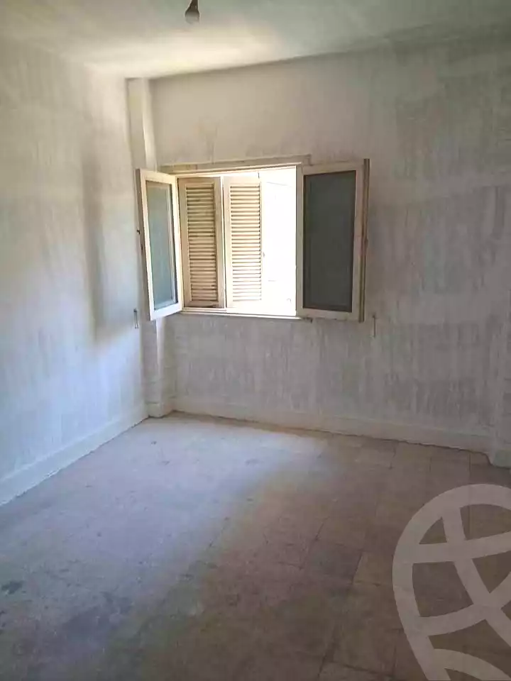 https://aqarmap.com.eg/ar/listing/7191535-for-sale-alexandria-al-agamy-lbytsh-al-andalous-wa-al-hgaz-st