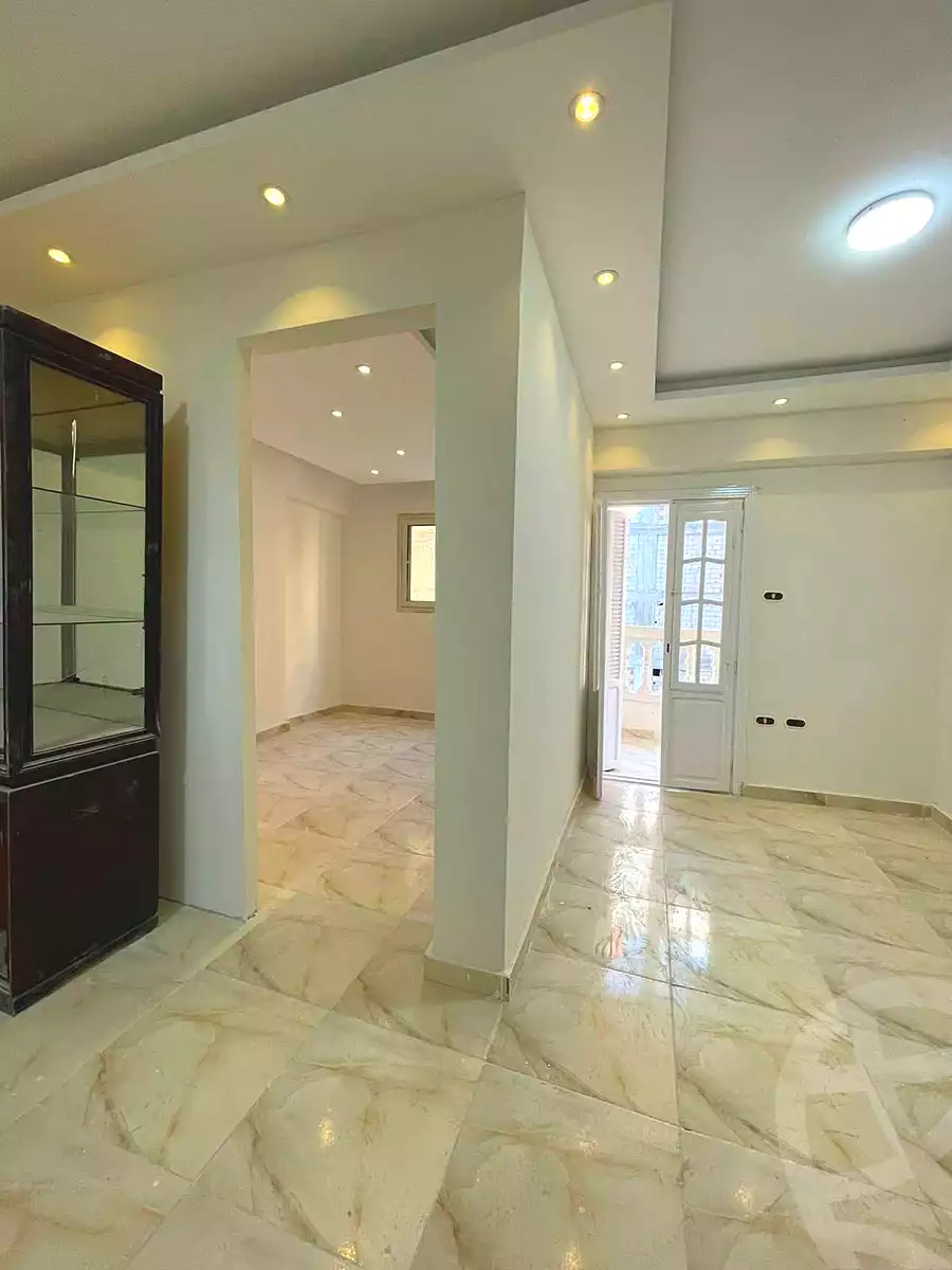 https://aqarmap.com.eg/ar/listing/7192169-for-sale-alexandria-new-miami-street-10