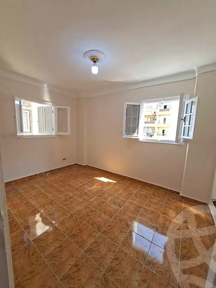 https://aqarmap.com.eg/ar/listing/7192210-for-sale-alexandria-el-asafra-l-sfr-bhry
