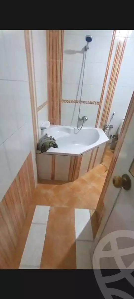 https://aqarmap.com.eg/ar/listing/7192755-for-sale-cairo-helwan-helwan-el-sharkeya-abd-el-rahman-pasha-st