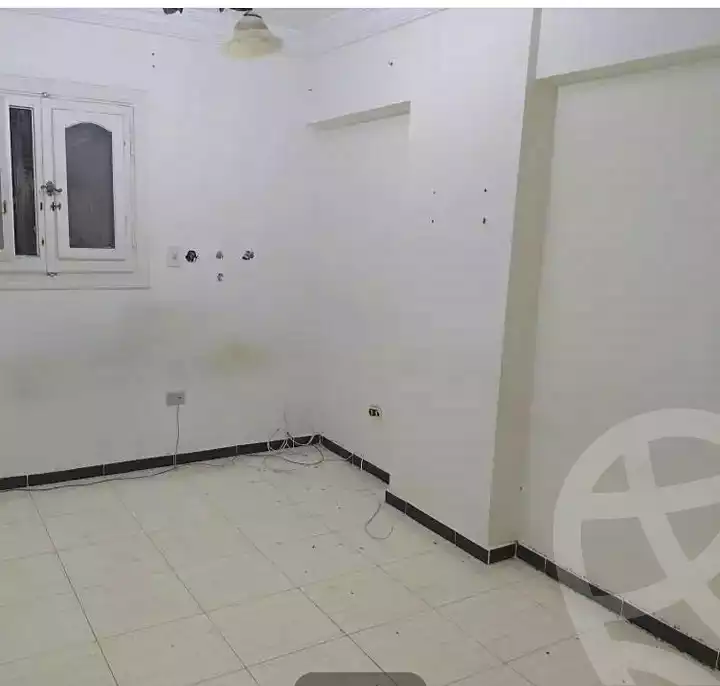 https://aqarmap.com.eg/ar/listing/7193451-for-sale-alexandria-ganaklis-shr-bw-qyr-tryq-lhry