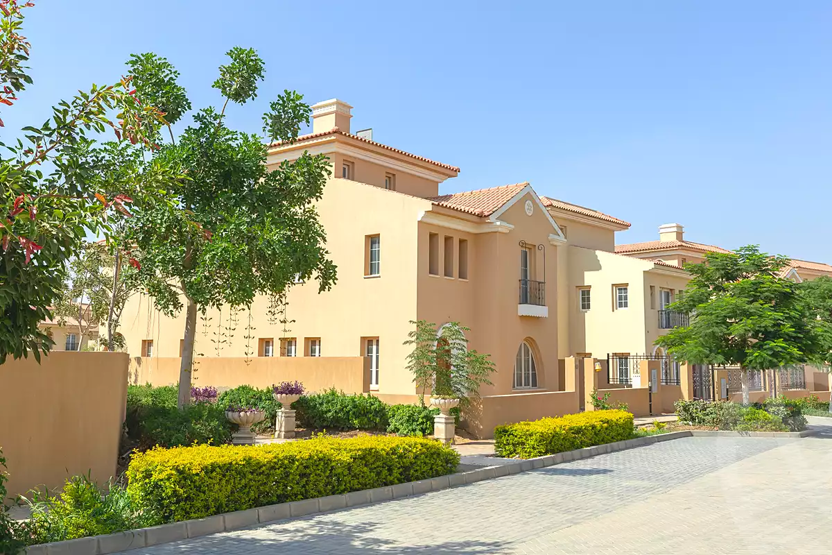 https://aqarmap.com.eg/ar/listing/7195273-for-sale-cairo-new-cairo-compounds-hyde-park-greens-hyde-park-compound