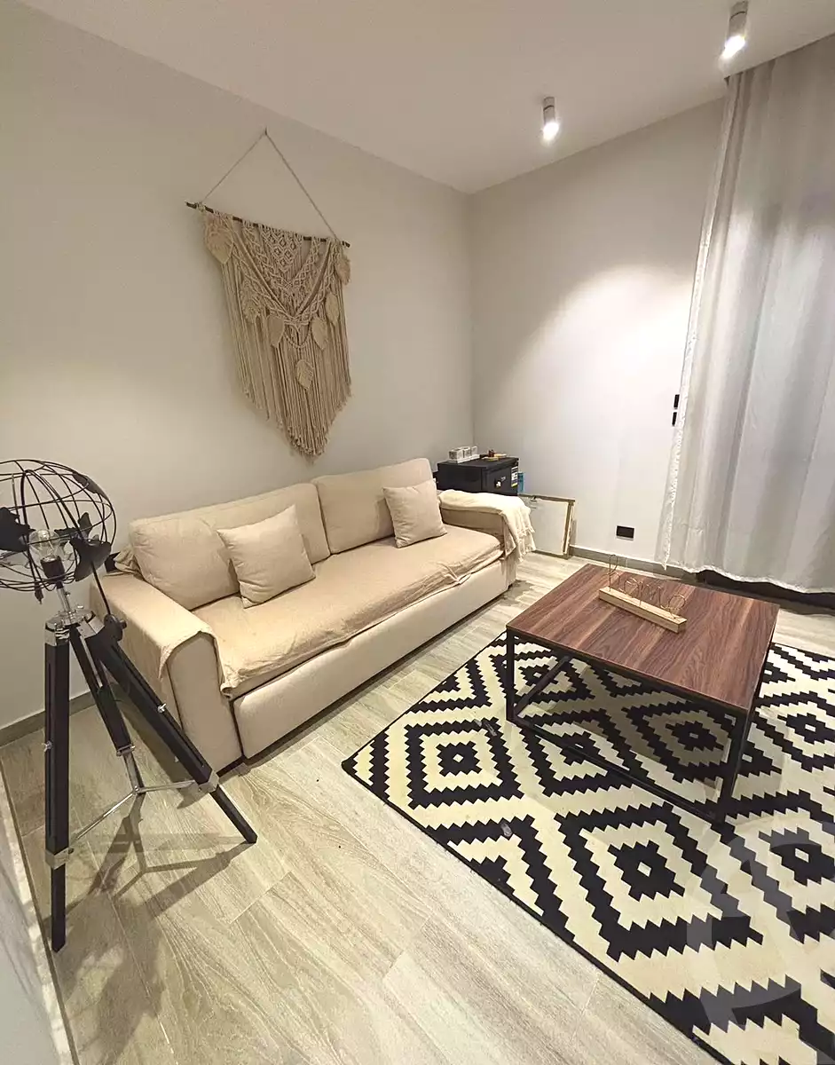 https://aqarmap.com.eg/ar/listing/7196116-for-rent-cairo-el-sheikh-zayed-city-compounds-kmbwnd-wyst-twn-swdyk