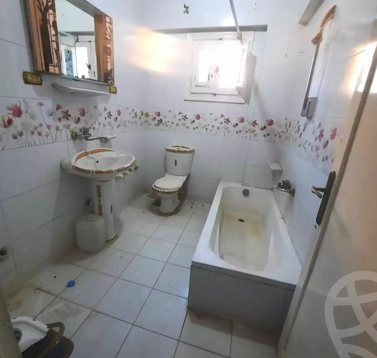 https://aqarmap.com.eg/ar/listing/7197240-for-sale-alexandria-al-agamy-el-hanouvel-al-asdakaa-st