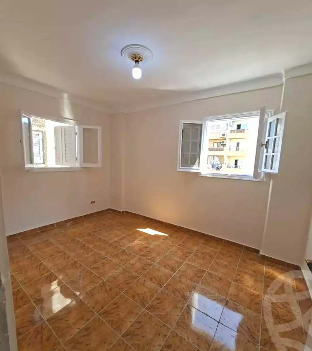https://aqarmap.com.eg/en/listing/7198264-for-sale-alexandria-el-asafra-al-molazem-basiowni-st