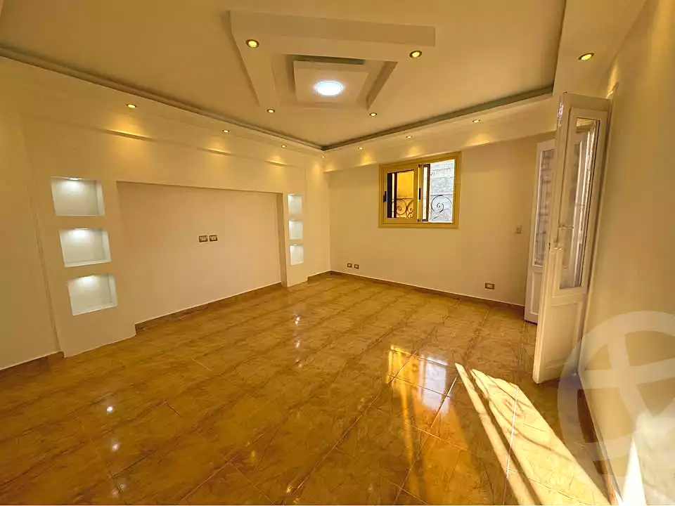 https://aqarmap.com.eg/ar/listing/7199597-for-sale-alexandria-sydy-bshr-sydy-bshr-bhry-shr-mhmwd-l-yswy