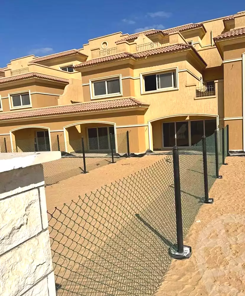 4 BR Townhouse in Stone Park, photo 5 of 10