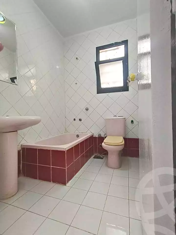 https://aqarmap.com.eg/ar/listing/7200336-for-sale-alexandria-al-agamy-shataa-el-nakheel
