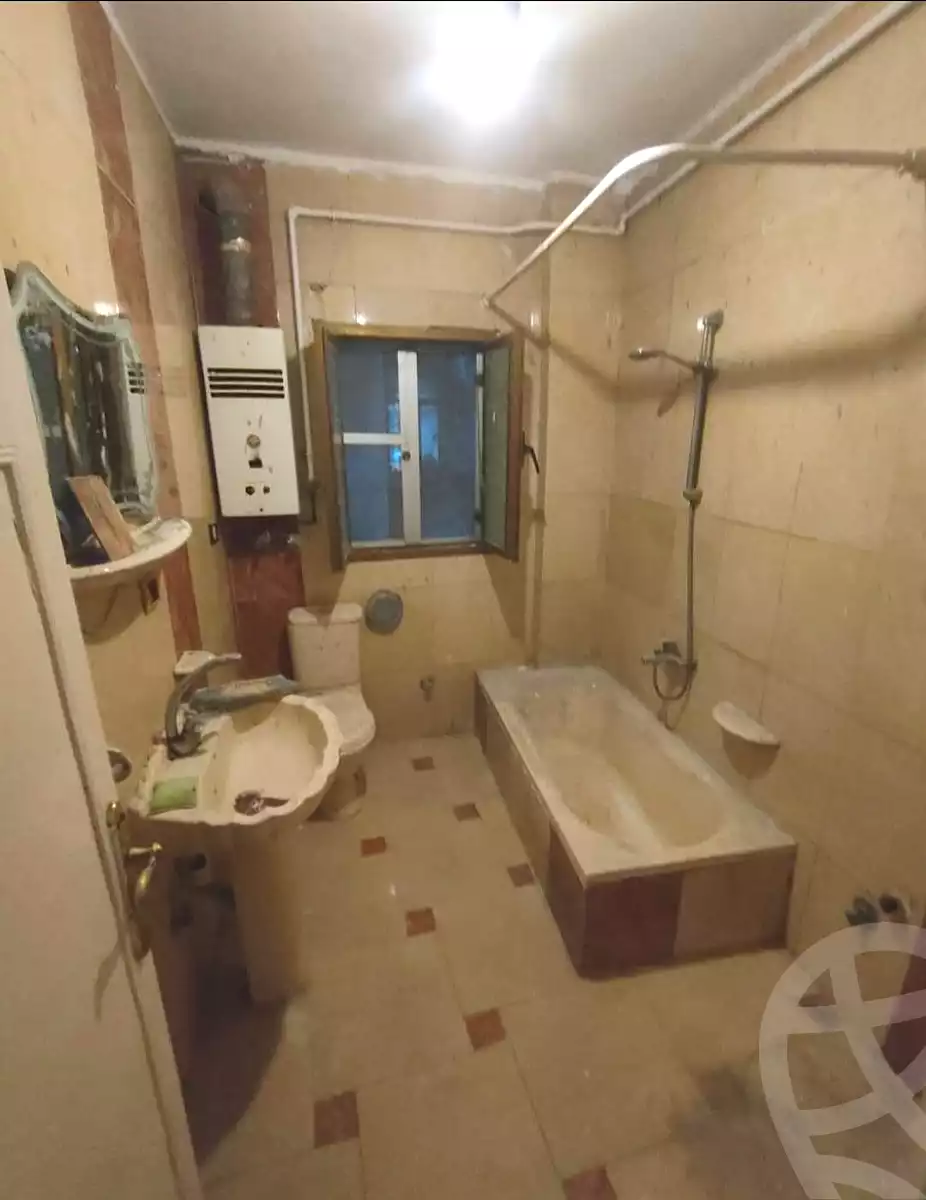 https://aqarmap.com.eg/ar/listing/7200843-for-sale-alexandria-sydy-bshr-sydy-bshr-bhry-gamal-abd-el-nasir-st