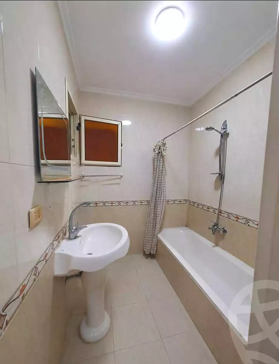 https://aqarmap.com.eg/en/listing/7202422-for-sale-alexandria-moharram-bey-tryq-qn-lswys