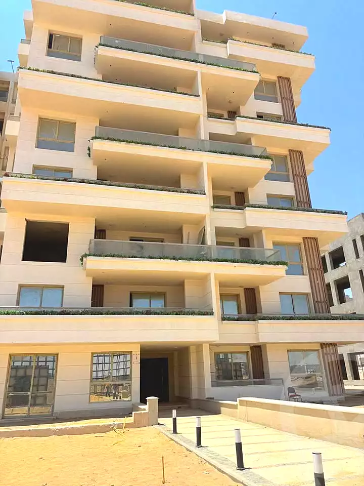 https://aqarmap.com.eg/ar/listing/7202453-for-sale-cairo-new-administrative-capital-r8-tj-msr