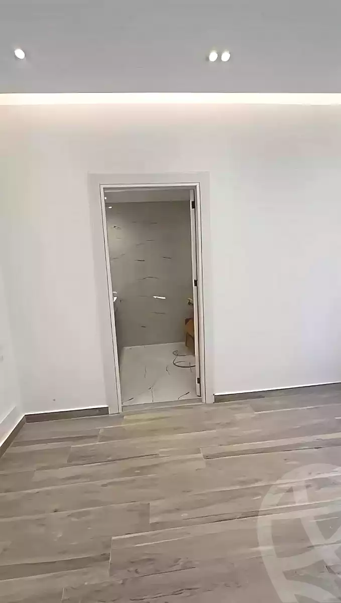 https://aqarmap.com.eg/ar/listing/7202485-for-sale-cairo-el-sheikh-zayed-city-el-hay-eltaseaa-lhy-lts