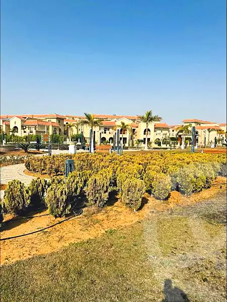 https://aqarmap.com.eg/en/listing/7202666-for-sale-cairo-el-shorouk-compounds-yfy-ryzydns