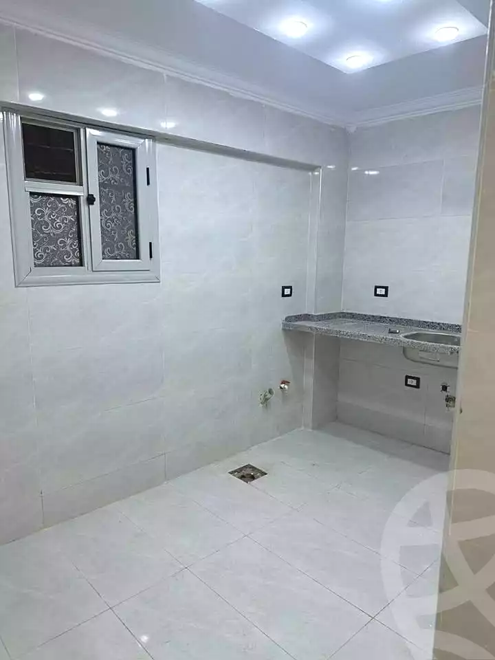 https://aqarmap.com.eg/en/listing/7203516-for-sale-alexandria-al-agamy-el-hanouvel-radwan-st