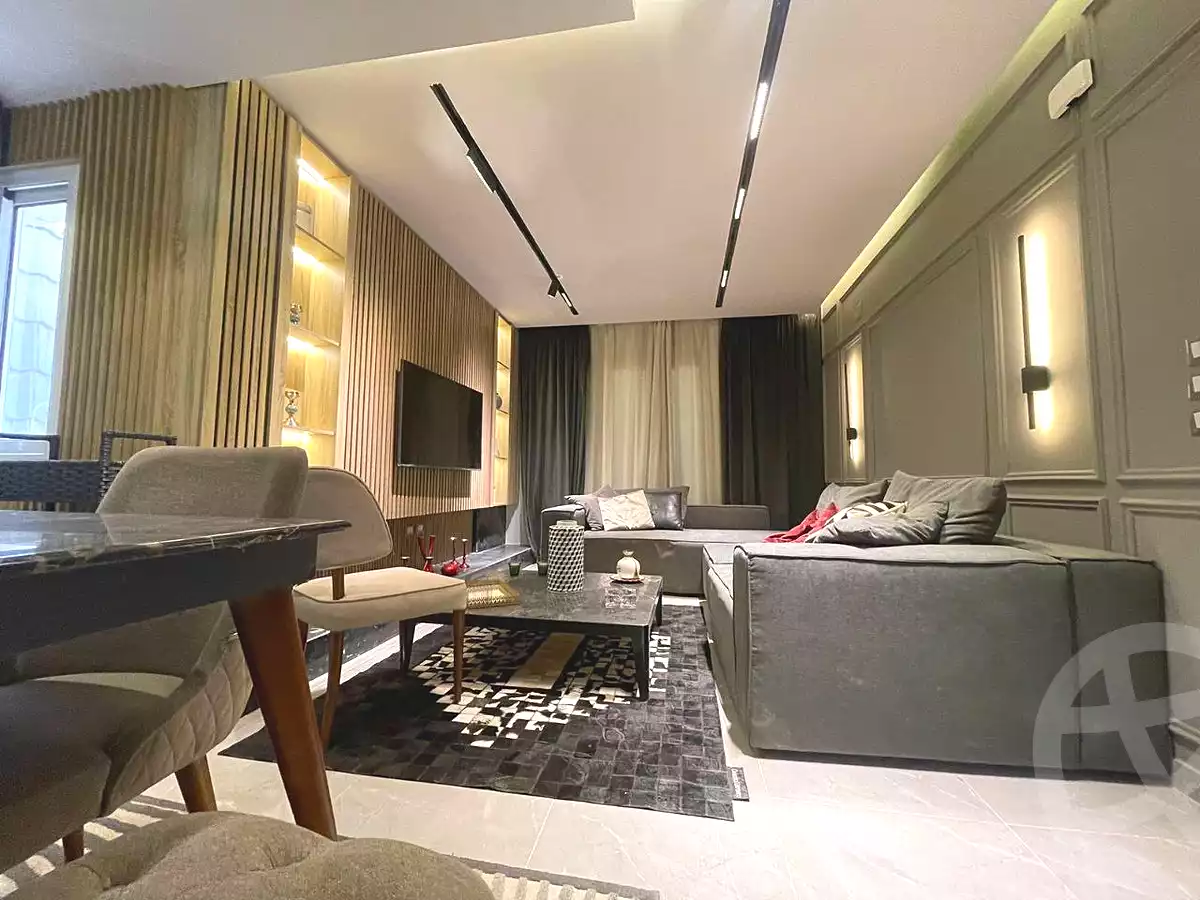 https://aqarmap.com.eg/en/listing/7204579-for-sale-cairo-new-cairo-compounds-mountain-view-hyde-park