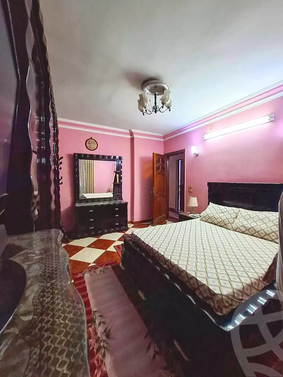 https://aqarmap.com.eg/ar/listing/7204953-for-sale-cairo-faisal-kafr-tohormos-queen-nazli-st