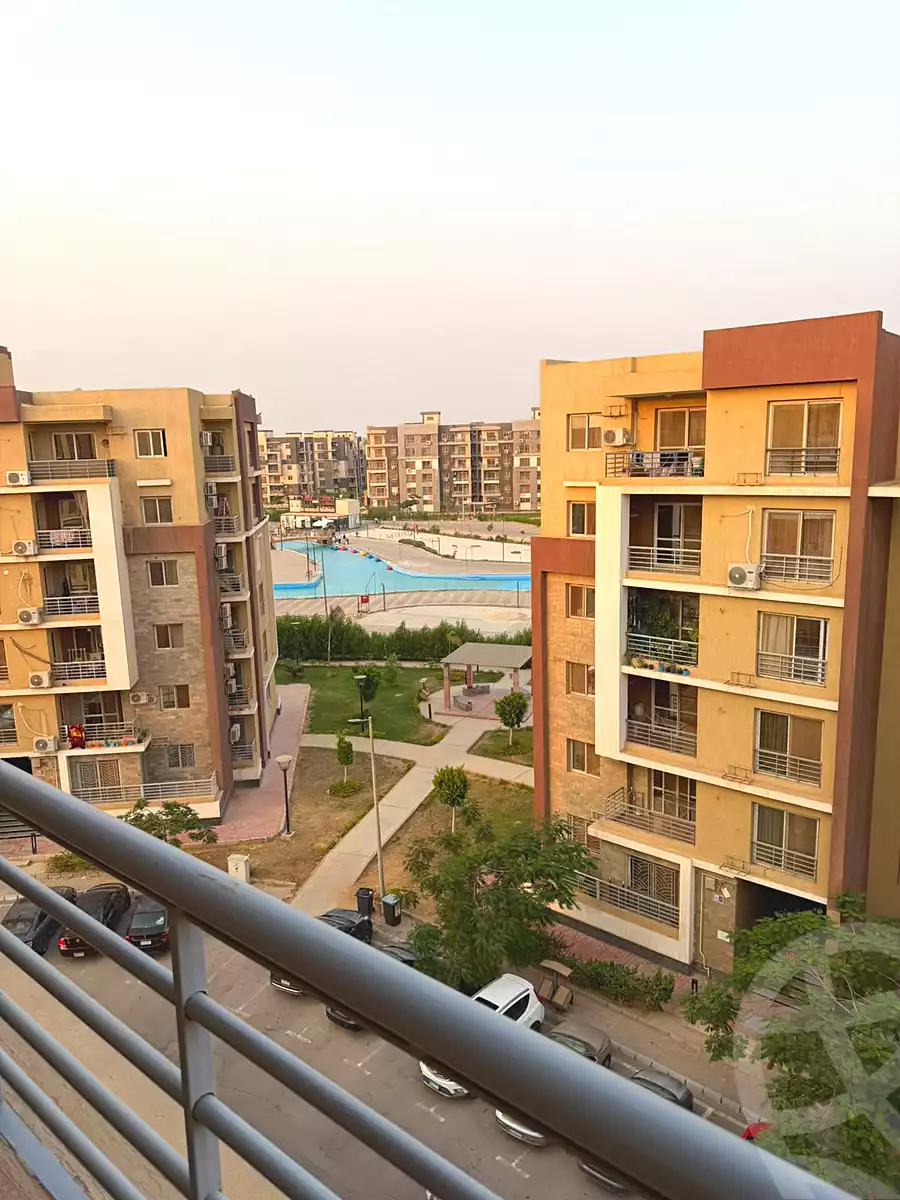 https://aqarmap.com.eg/ar/listing/7205324-for-sale-cairo-6th-of-october-compounds-jn-ktwbr