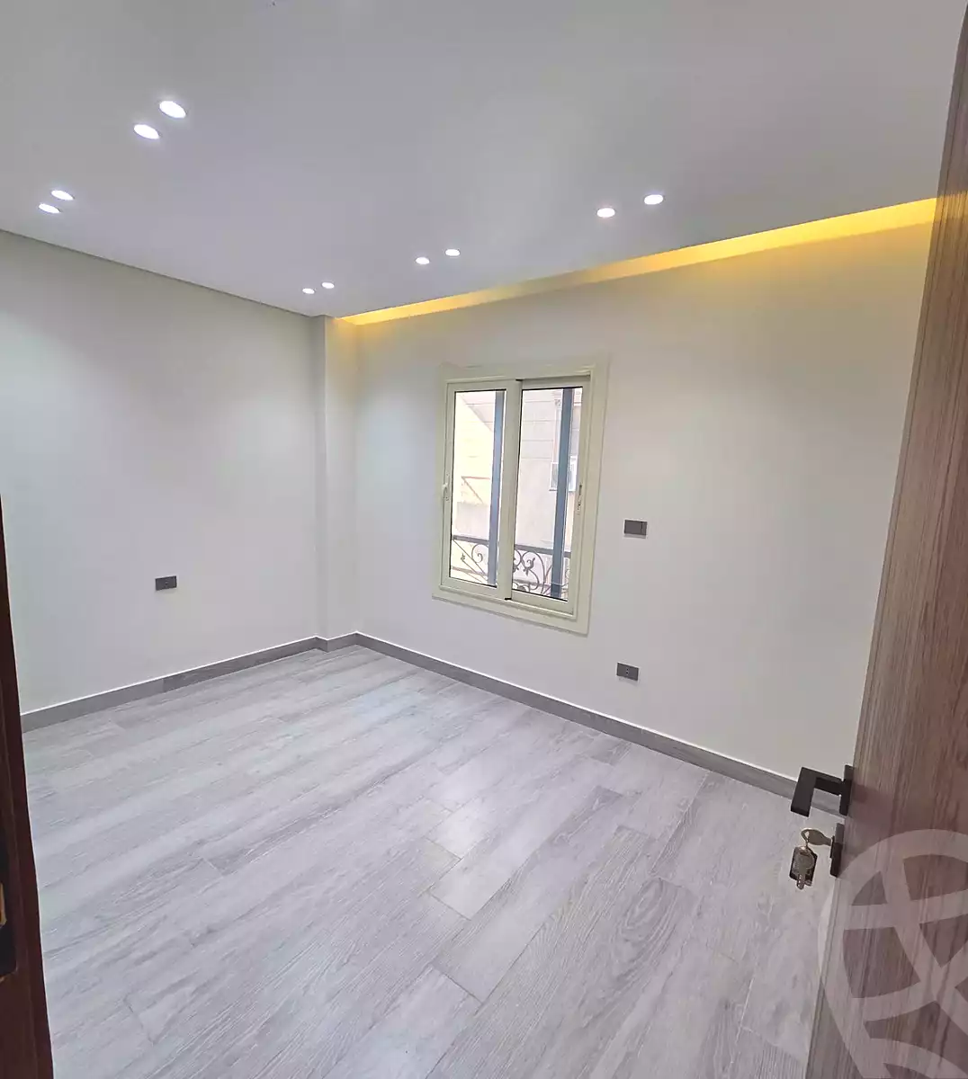 https://aqarmap.com.eg/ar/listing/7205424-for-sale-cairo-el-sheikh-zayed-city-small-investor