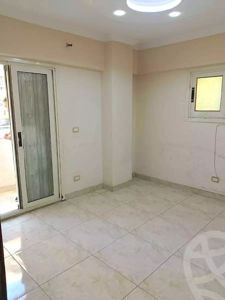 https://aqarmap.com.eg/ar/listing/7205484-for-rent-alexandria-alexandria-marsa-matrouh-rd