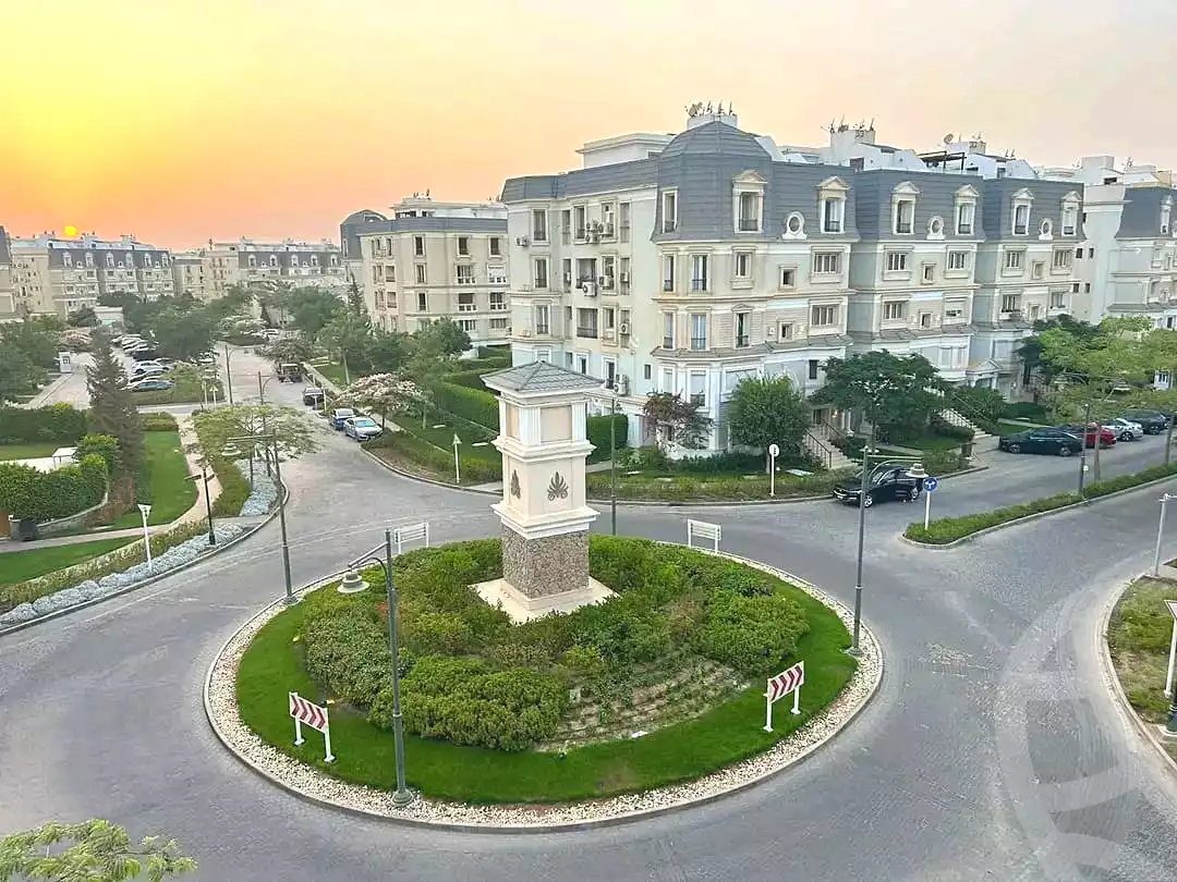 https://aqarmap.com.eg/ar/listing/7205565-for-sale-cairo-new-cairo-compounds-mountain-view-hyde-park