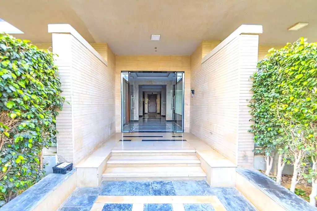 https://aqarmap.com.eg/ar/listing/7205577-for-sale-cairo-new-cairo-compounds-galleria-moon-valley-compound-arabia