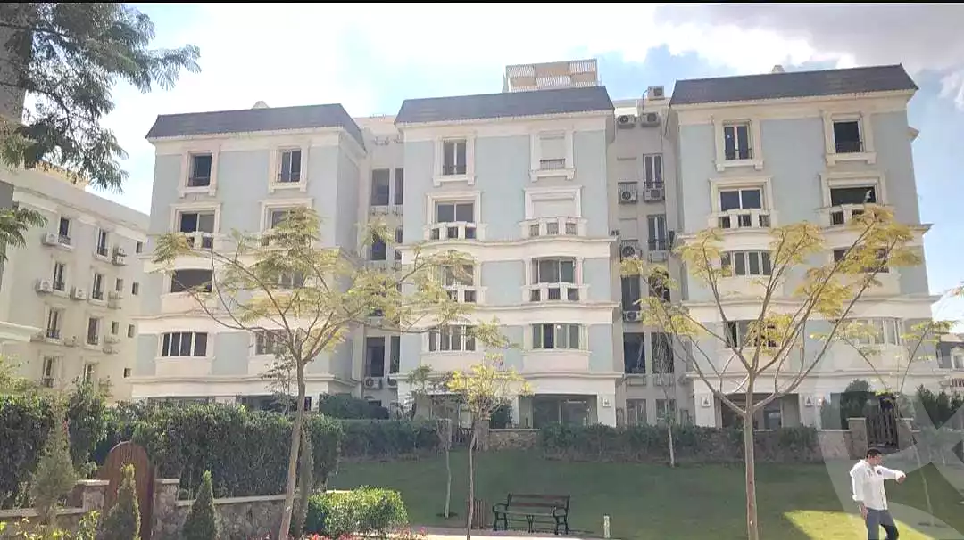 https://aqarmap.com.eg/ar/listing/7207662-for-sale-cairo-new-cairo-compounds-mountain-view-hyde-park