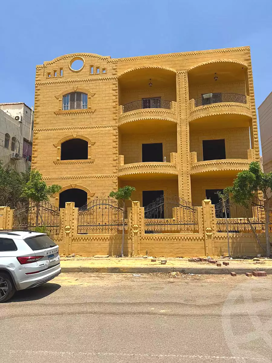 https://aqarmap.com.eg/ar/listing/7208316-for-sale-cairo-new-cairo-el-ahyaa-first-neighborhood-omar-ibn-abd-el-aziz-st