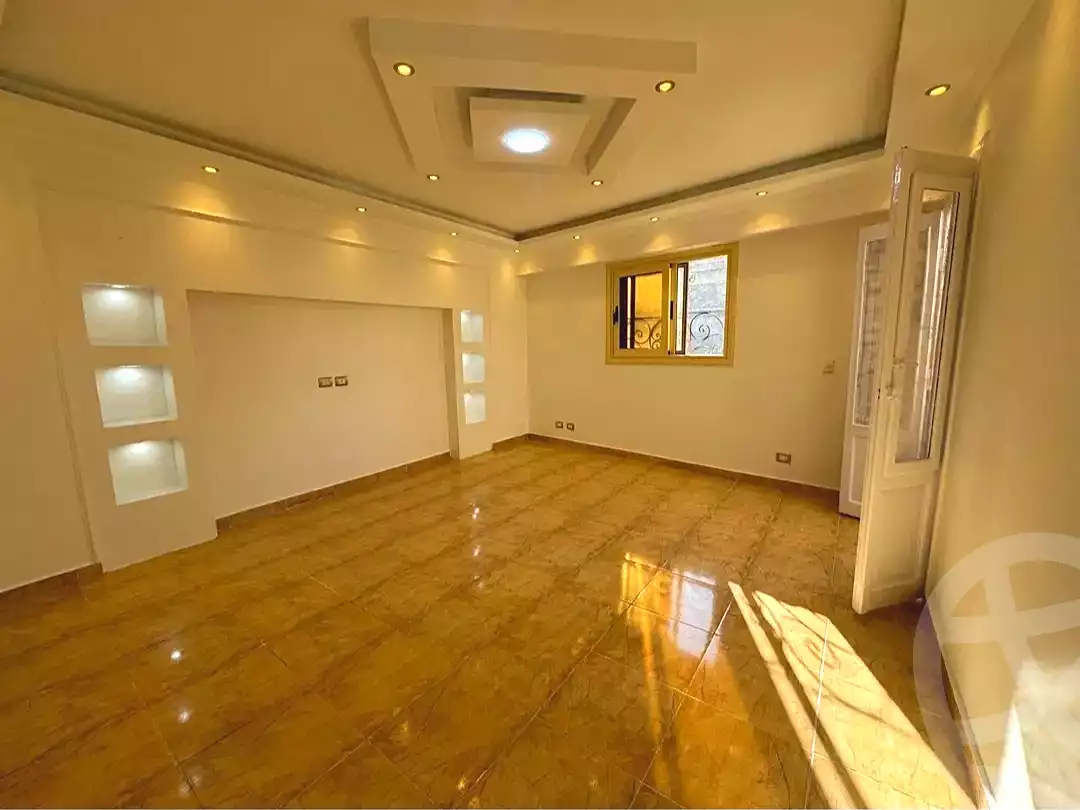 https://aqarmap.com.eg/ar/listing/7208579-for-sale-alexandria-sydy-bshr-sydy-bshr-bhry-shr-mhmwd-l-yswy