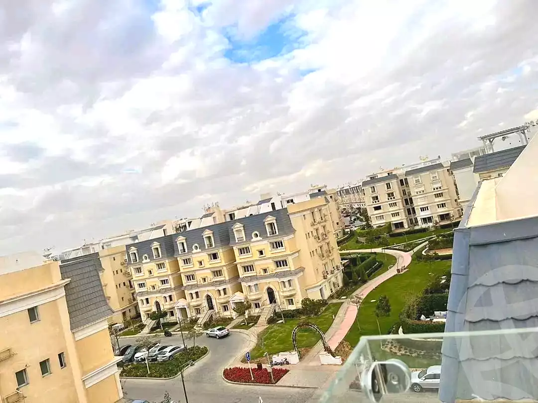 https://aqarmap.com.eg/en/listing/7209037-for-sale-cairo-new-cairo-compounds-mountain-view-hyde-park
