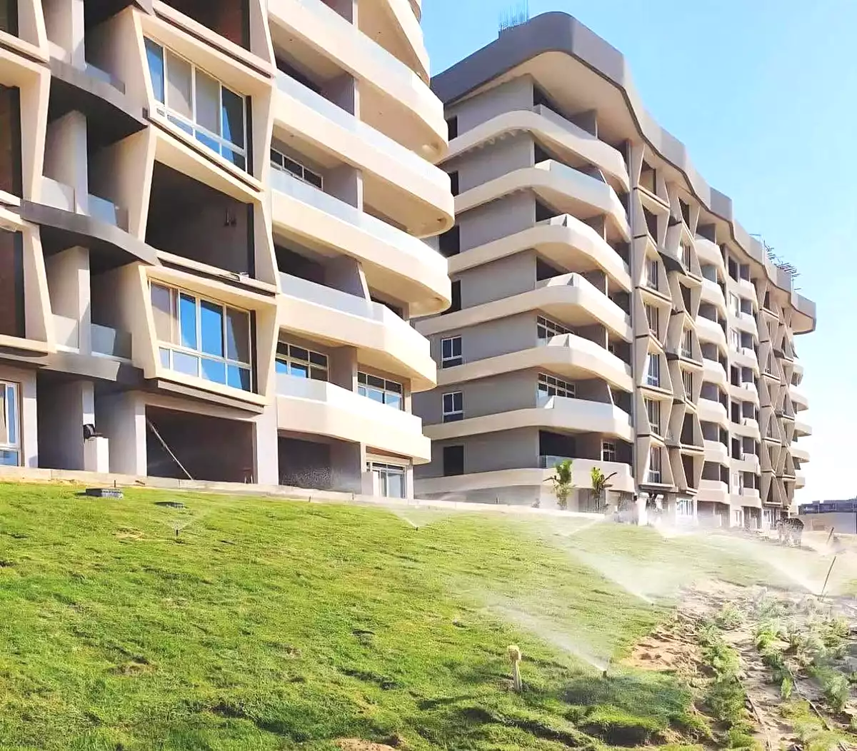 https://aqarmap.com.eg/en/listing/7209078-for-sale-cairo-new-administrative-capital-r7-midtown-condo