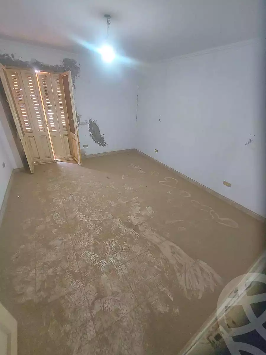 https://aqarmap.com.eg/ar/listing/7209160-for-sale-cairo-helwan-el-shareaa-el-sharby-st