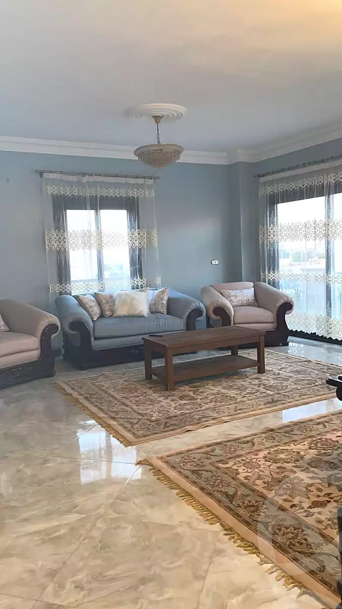 https://aqarmap.com.eg/ar/listing/7209423-for-rent-cairo-new-cairo-first-settlement-mhwr-mstfy-kml